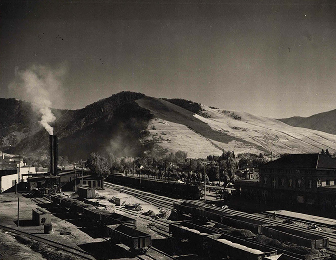 A view of the yard in Missoula with the depot in the background (right) A view of the yard in Missoula with the depot in the background (right)